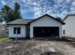 104 N 3rd Ave, Slater, IA 50244