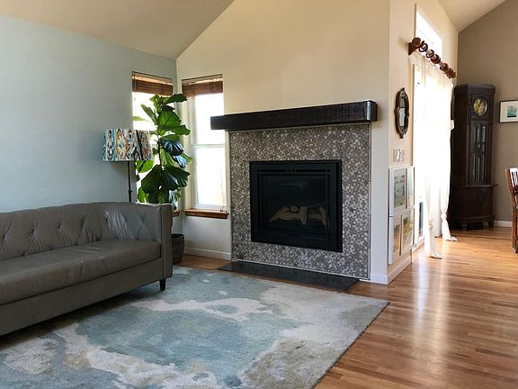 2nd image of 420 Grouse Ct