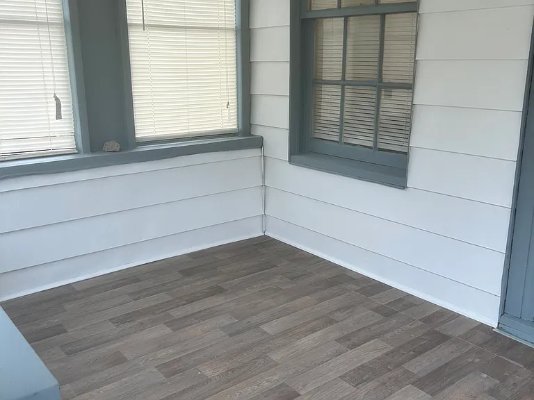 1057 Green St — Photo 8