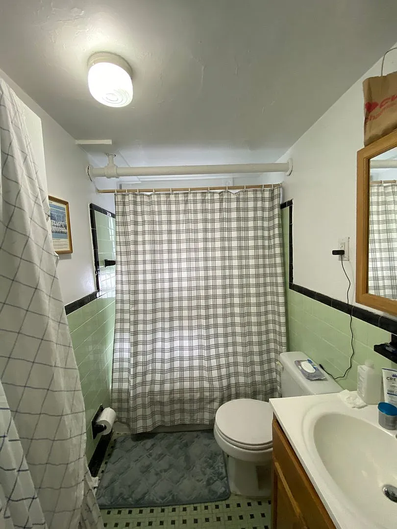 Large ground level 1 bed in a prime location in Brookline! — Photo 4
