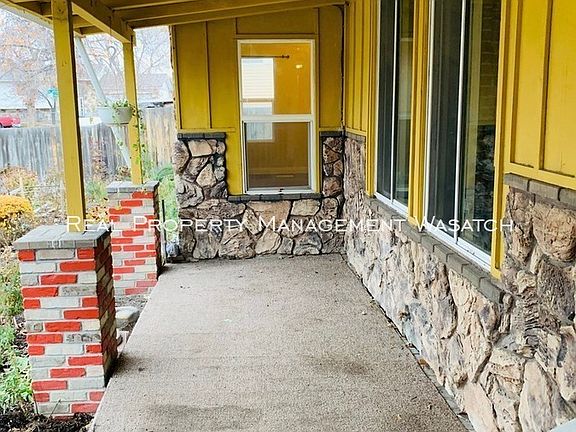 4th image of 618 N Sir Anthony Dr