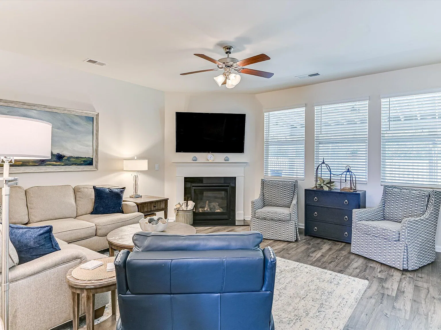 5 bed, 3.5 bath, 2833 sqft, $2,495 — Photo 3