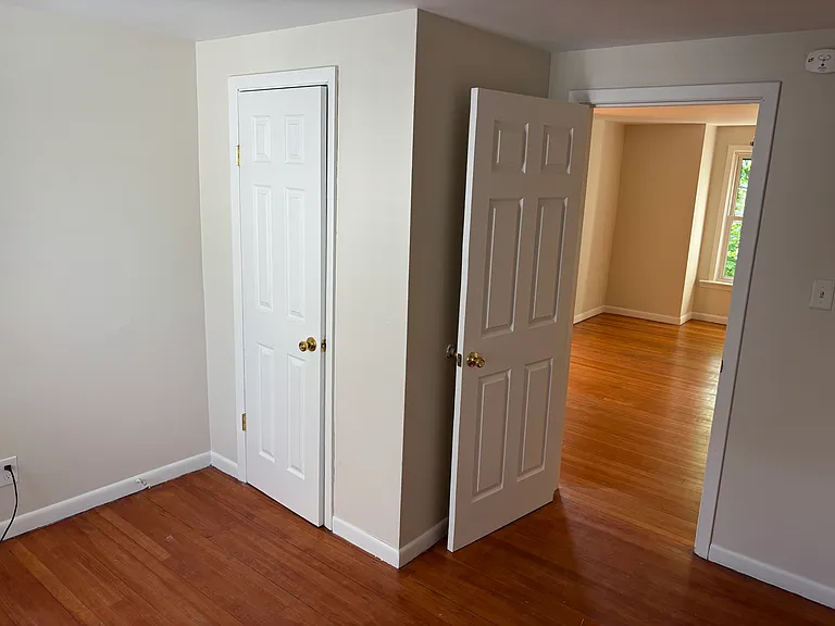 405 Willis Ave #2 — Photo 13