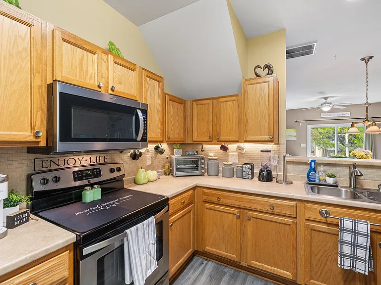1210 Hadel Pl — Photo 11