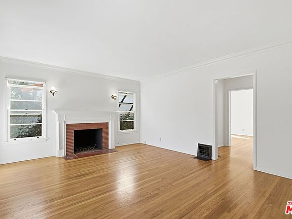 4th image of 1019 Pine St