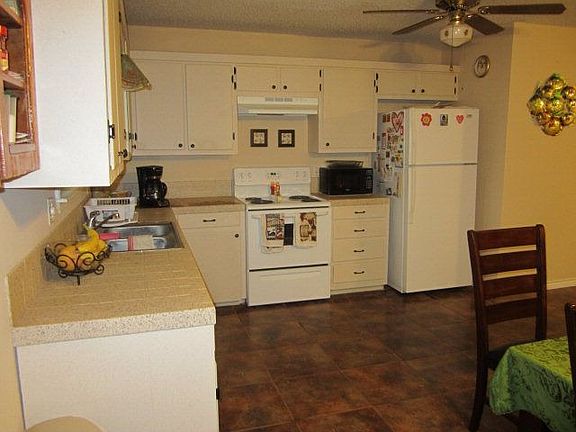 5th image of 105 Ivy Ln