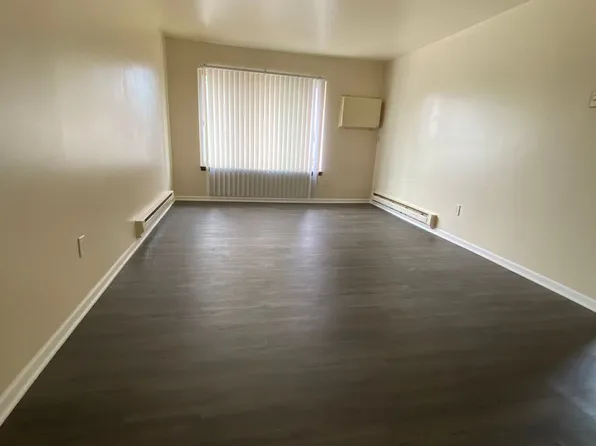 7501 W. Green Tree Rd., 7501 W Green Tree Rd #14, Milwaukee, WI 53223