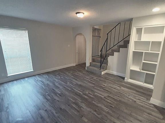 5th image of 601 Fuller St #603