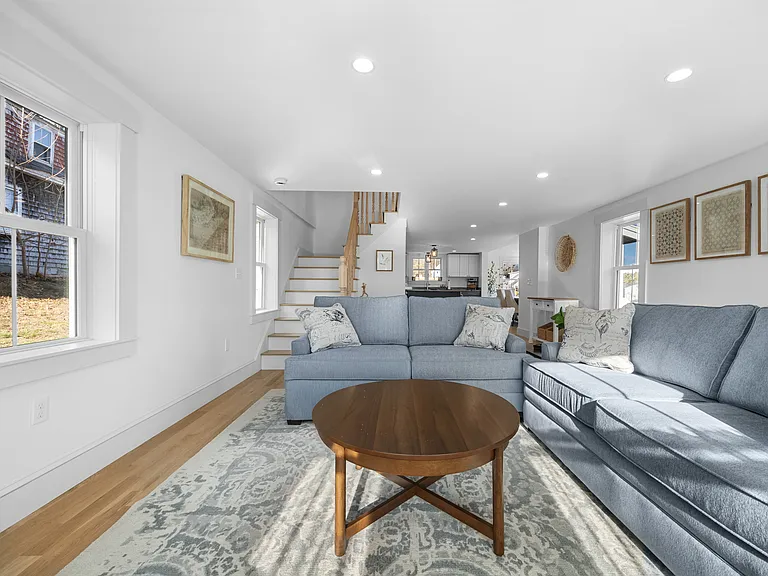 15 Willow St — Photo 13