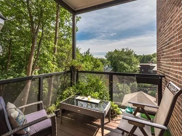 1471 Beacon St APT 3, Brookline, MA 02446