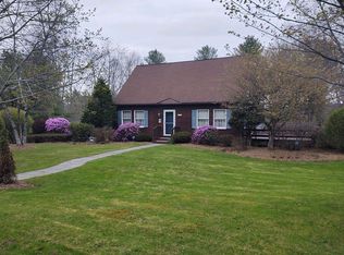 260 Mandalay Rd, Lee, MA 01238