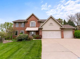 909 S 159th Ave, Omaha, NE 68118