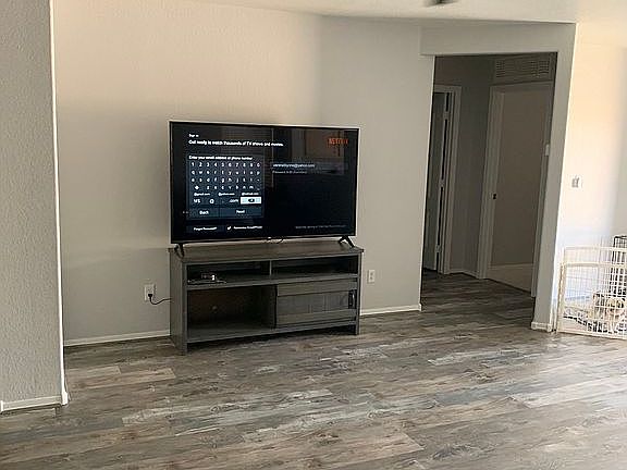 2nd image of 592 W Jahns Ct