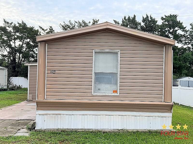 1st image of 24 Palm Castle Dr
