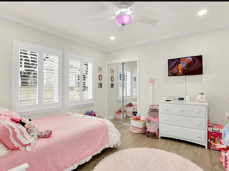1746 N Rose St — Photo 15
