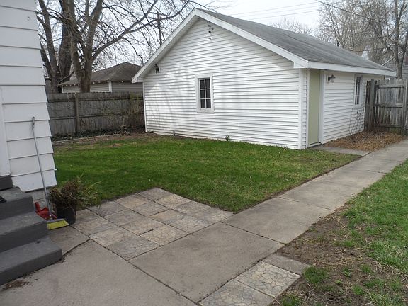 4th image of 1009 Bellevue Ave