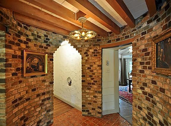 2nd image of 643 Coombs Creek Dr