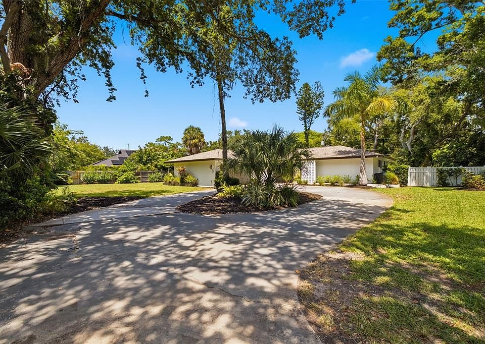 1st image of 747 SABAL COURT S