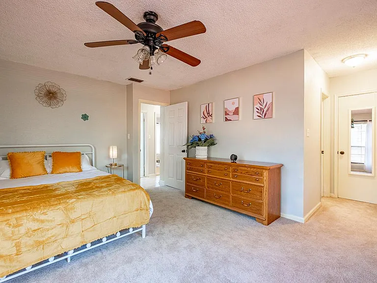 408 Heritage Trl — Photo 9