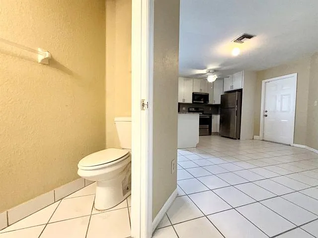13614 Yarmouth Ct — Photo 11