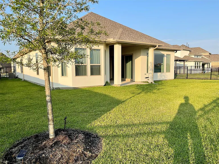689 Cape Capri Dr — Photo 3