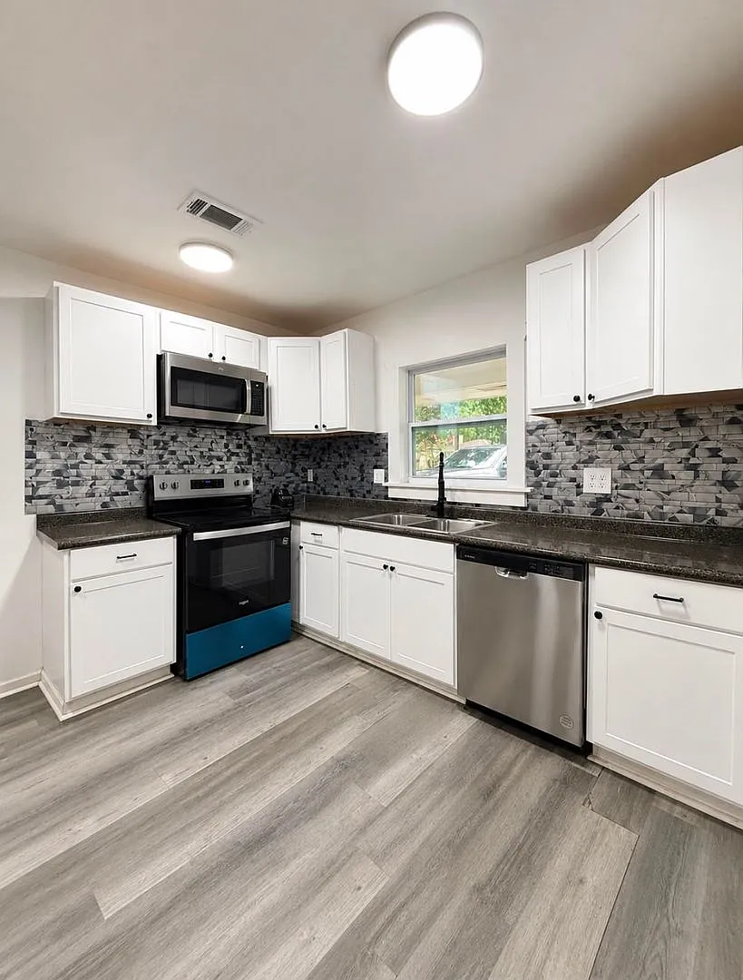 For Rent- 3 Bedrooms, 2 bath — Photo 1