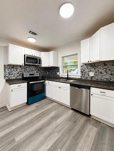 1427 Adrian Ln Photo 1