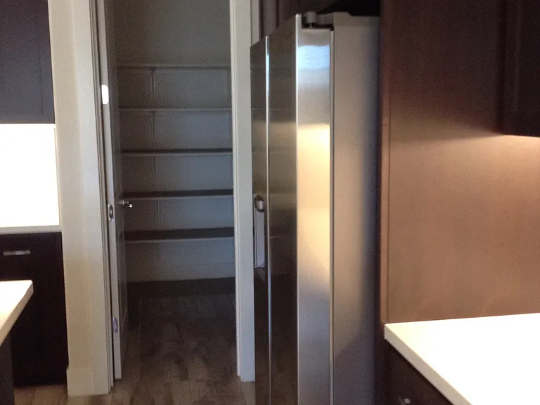 413 Wayland Loop — Photo 8
