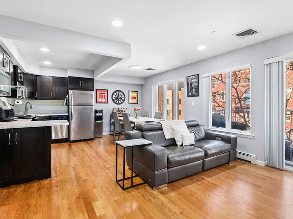 30-63 38th St #3A, Astoria, NY 11103