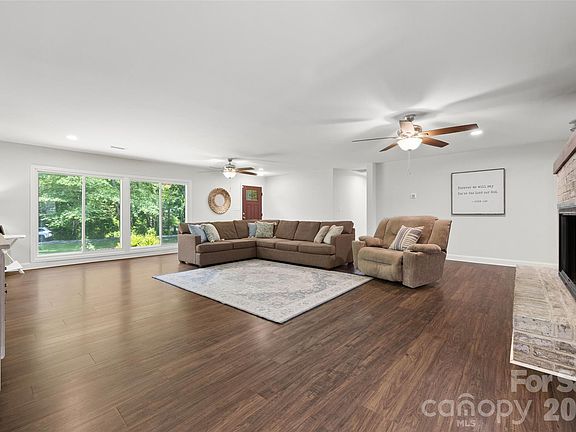 4th image of 180 Lawson Lakes Dr