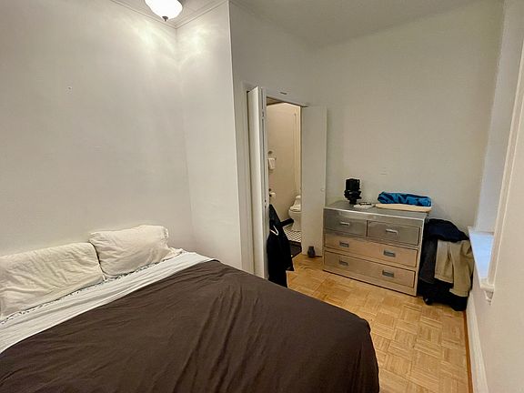 4th image of 30 Beacon St #1
