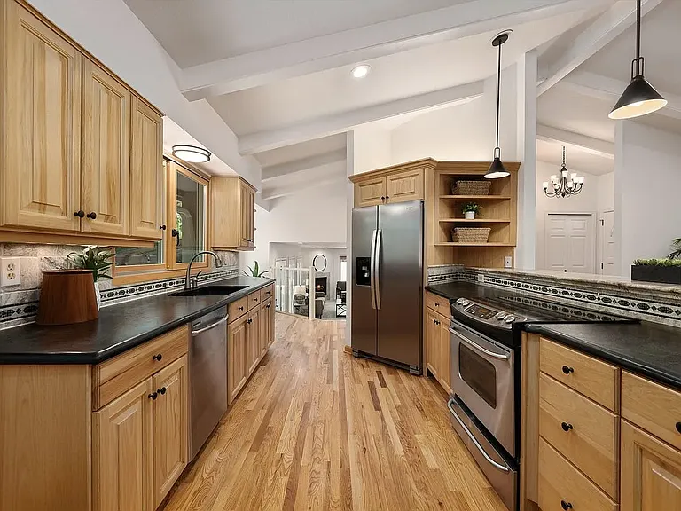 3242 Grovewood Dr — Photo 18