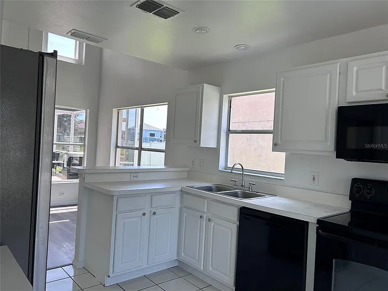 2608 Spring Hill Dr — Photo 12