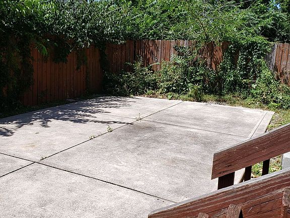 2nd image of 2321 Rohs St