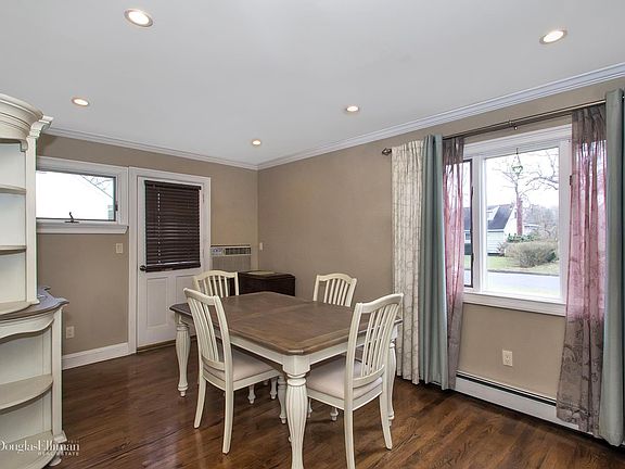 4th image of 19 Briaroot Dr