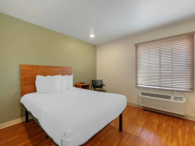 Studio Suite - 1 Full Bed