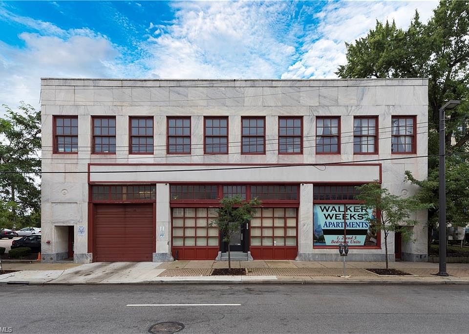 1st image of 2404 Prospect Ave #303