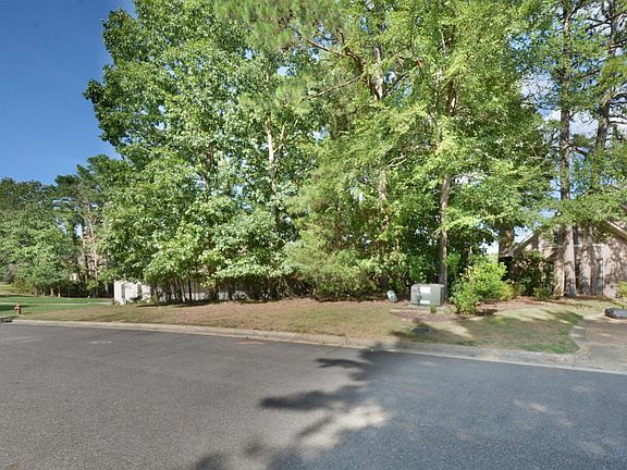 3rd image of 14 Gardens Gate Cir