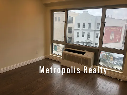 Rented by Metropolis International Realty Inc. | media 10