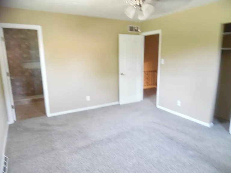 8760 Ashbrook Dr — Photo 22