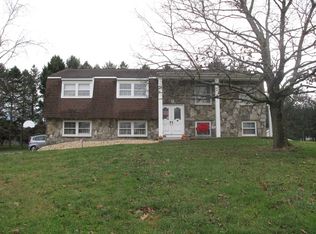 406 Vineyard Ave, Lloyd, NY 12528