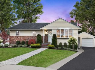 907 Helen Ct, Bellmore, NY 11710
