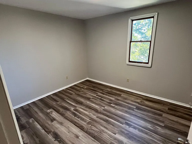 302 Stewart St #1 — Photo 5