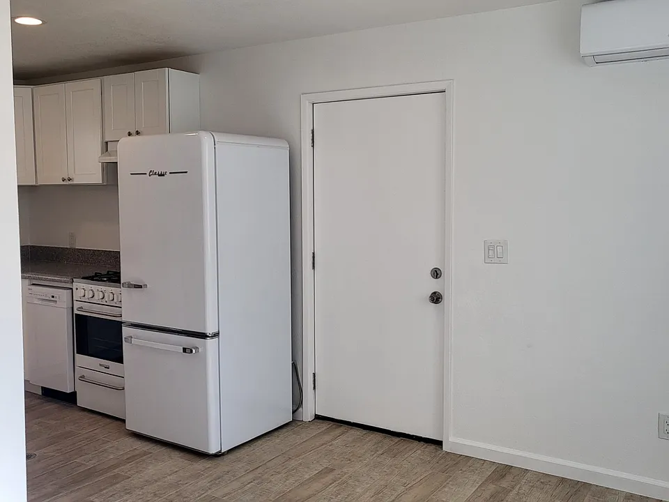 2138 Mark Ave #1