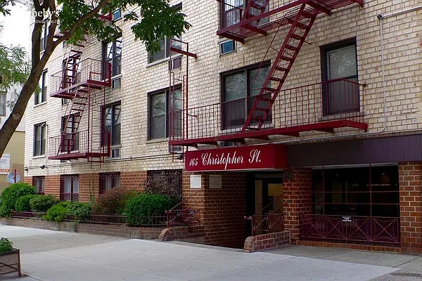 Rented by Sotheby's International Realty | media 32