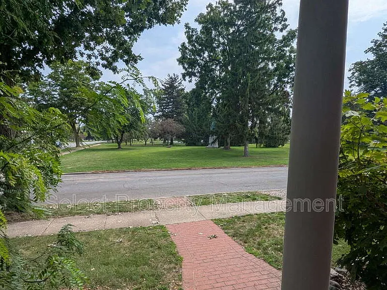 1025 Crescent Ave — Photo 3