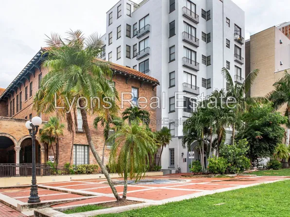 2310 1st St #203, Fort Myers, FL 33901