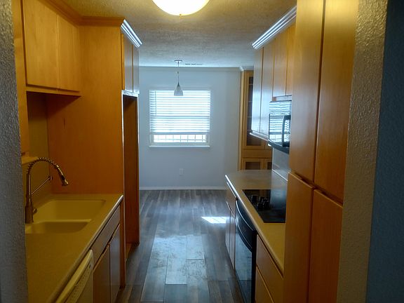 5th image of 3217 Judy Pl NE