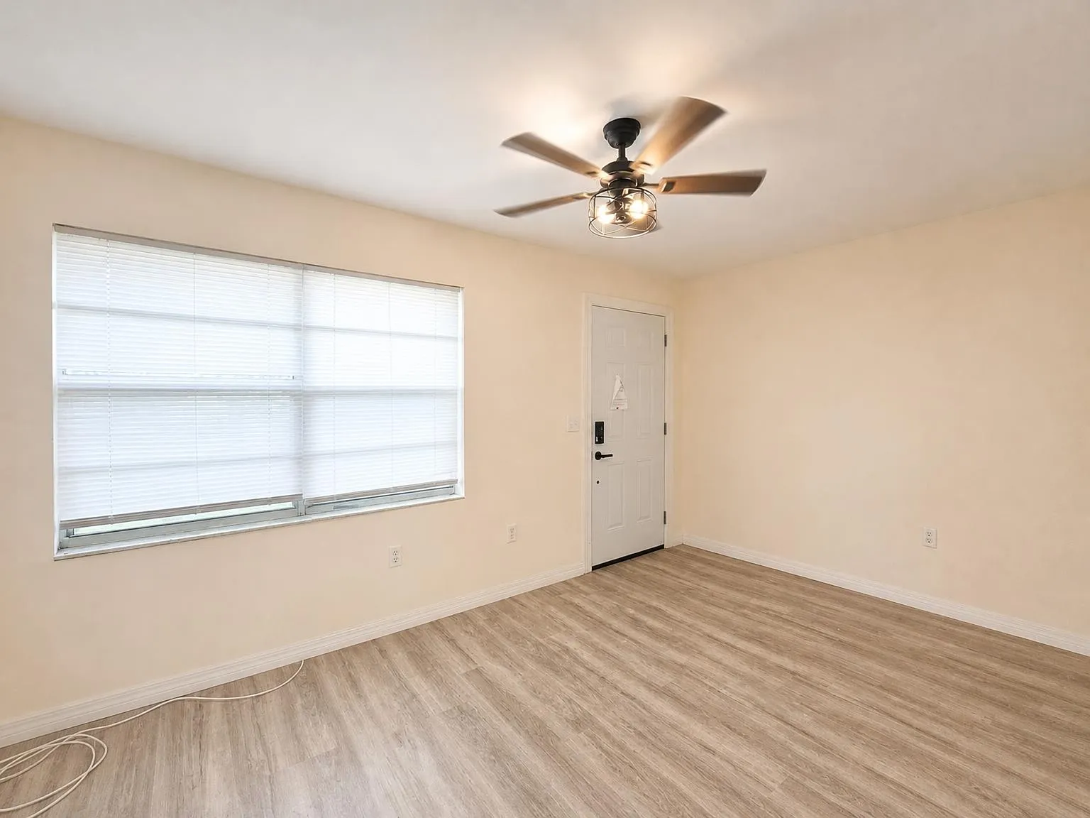 5633 Crissman Dr N Unit C7 - C7 — Photo 2