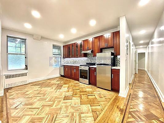 3rd image of 936 W End Ave APT A1